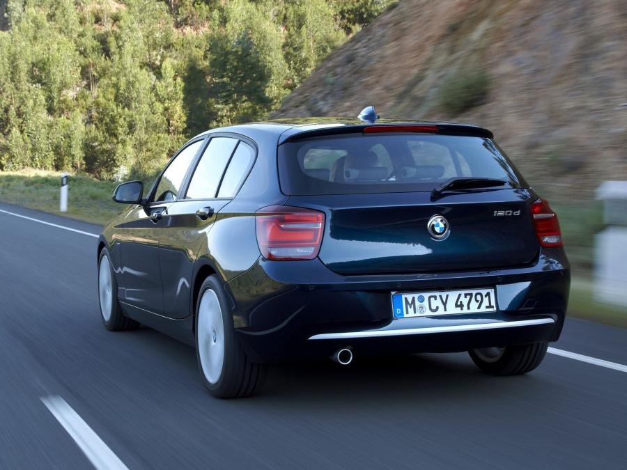  BMW 120d 5-Door Urban Line 2011 года  (фото 26 из 30)